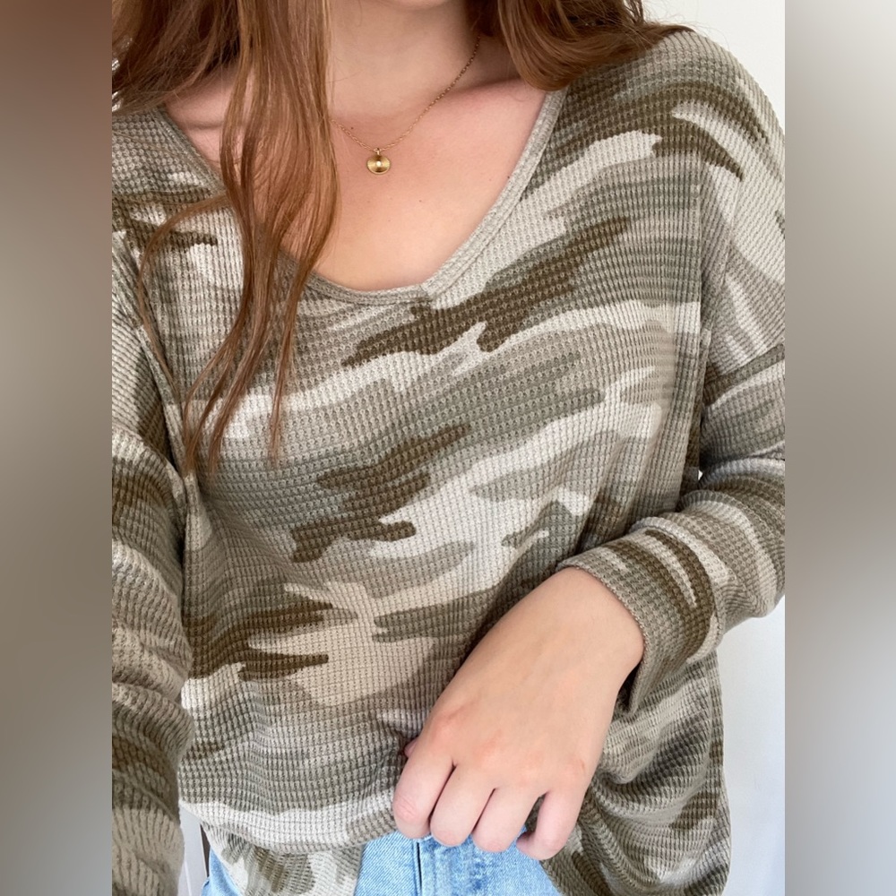 American Eagle Camo Soft V-Neck Top for Women | Large